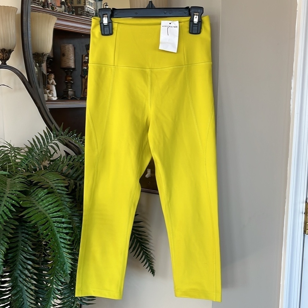 Brand New Girlfriend Collective CITRUS Compressive High-Rise Cropped Leggings